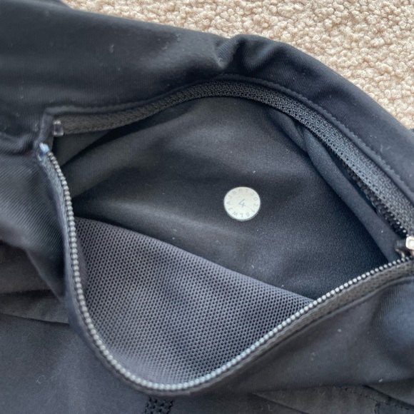 Lululemon speed up shorts - Picture 3 of 3